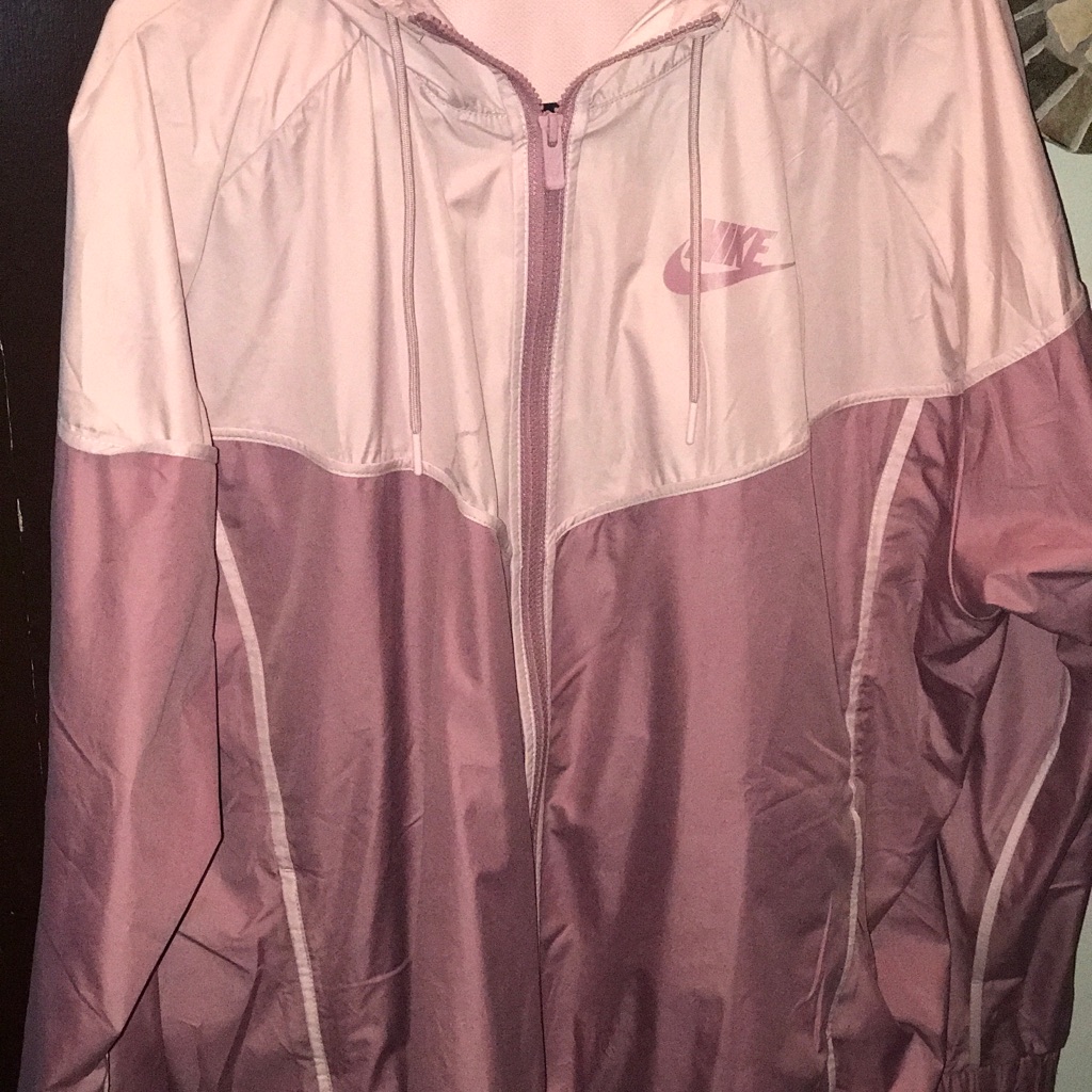 Eucnike Windrunner Jacket.